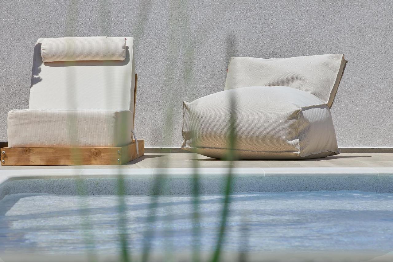 Mare Suites Lechaio Buitenkant foto